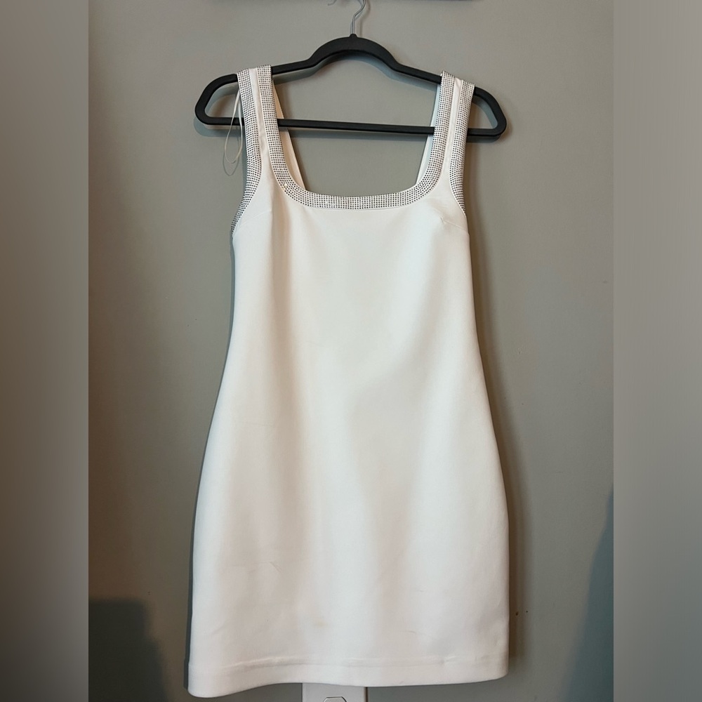 WHITE HOLIDAY DRESS ! Never worn Zara dress